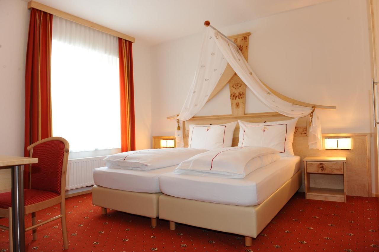 Schwanberg Hotel-Gasthof-Fleischerei - Zur Alten Post מראה חיצוני תמונה