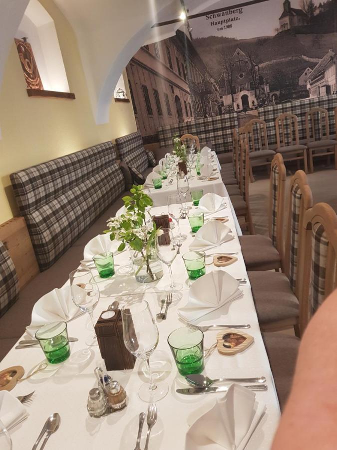 Schwanberg Hotel-Gasthof-Fleischerei - Zur Alten Post מראה חיצוני תמונה