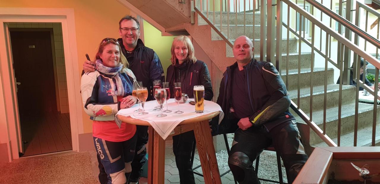 Schwanberg Hotel-Gasthof-Fleischerei - Zur Alten Post מראה חיצוני תמונה
