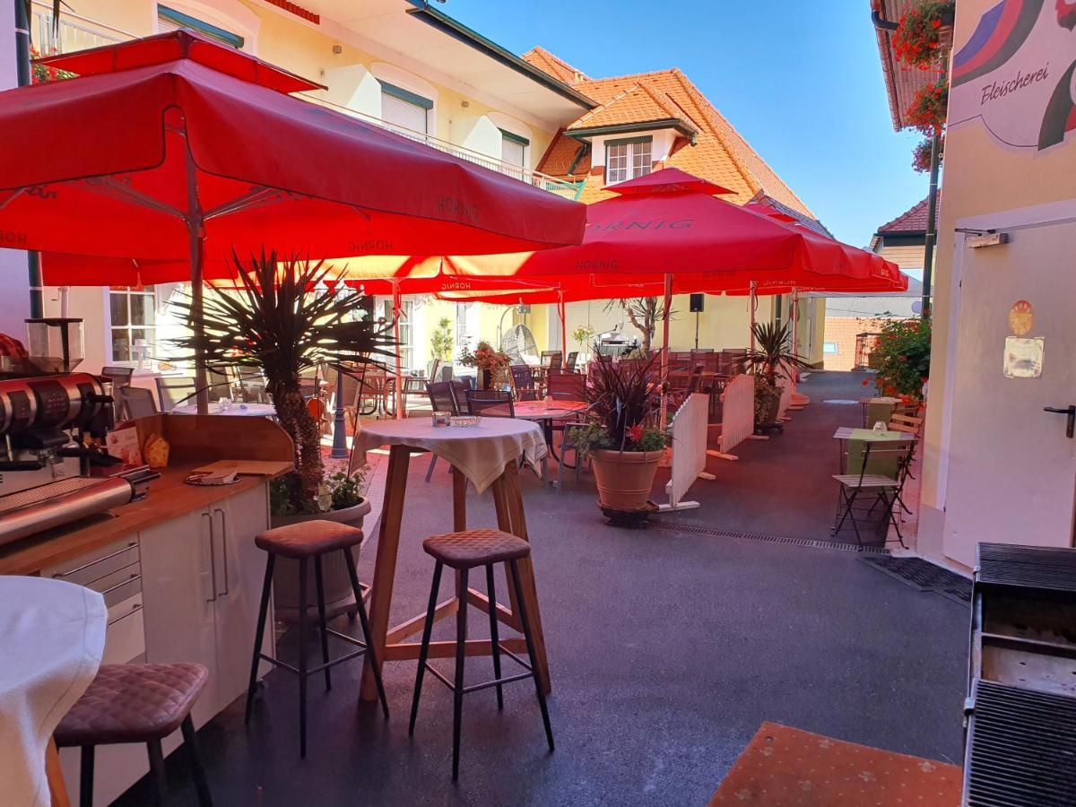 Schwanberg Hotel-Gasthof-Fleischerei - Zur Alten Post מראה חיצוני תמונה