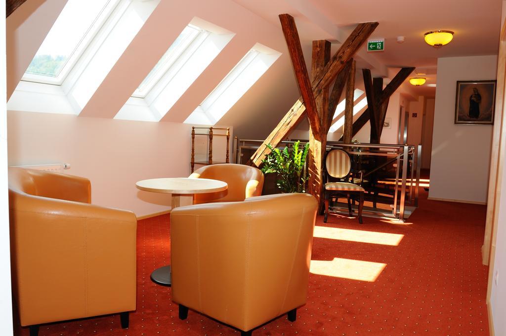 Schwanberg Hotel-Gasthof-Fleischerei - Zur Alten Post מראה חיצוני תמונה