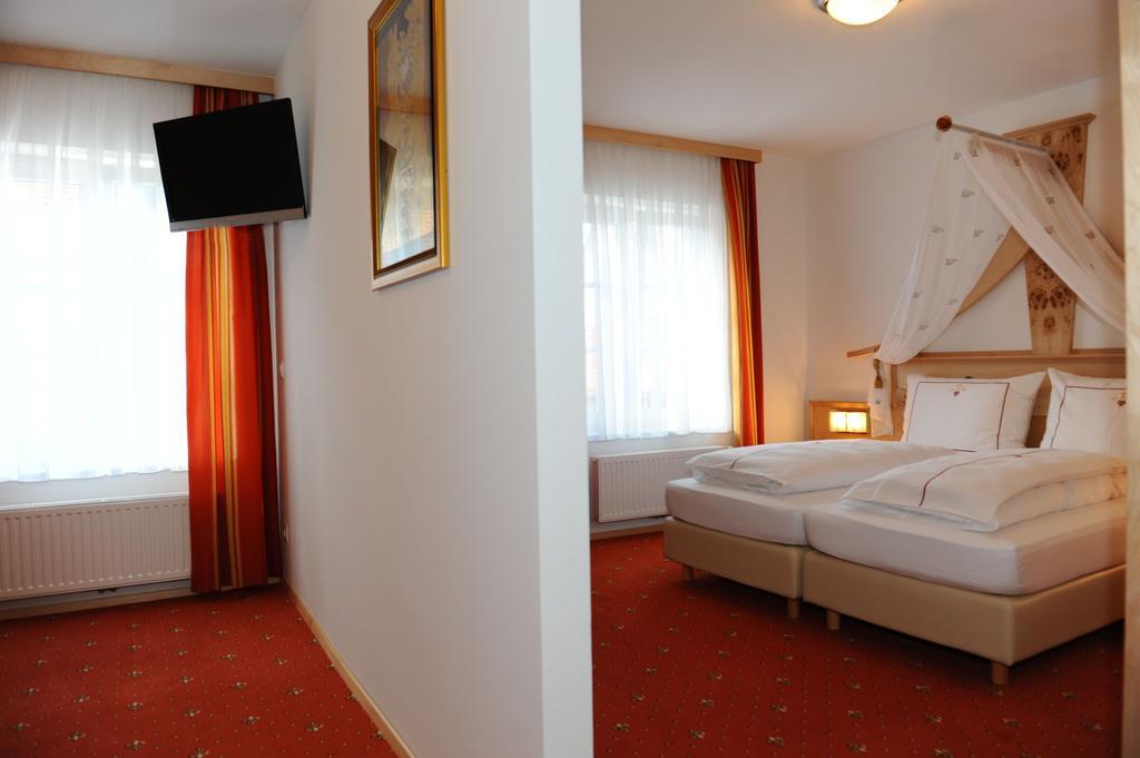 Schwanberg Hotel-Gasthof-Fleischerei - Zur Alten Post מראה חיצוני תמונה