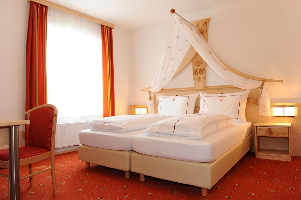 Schwanberg Hotel-Gasthof-Fleischerei - Zur Alten Post חדר תמונה