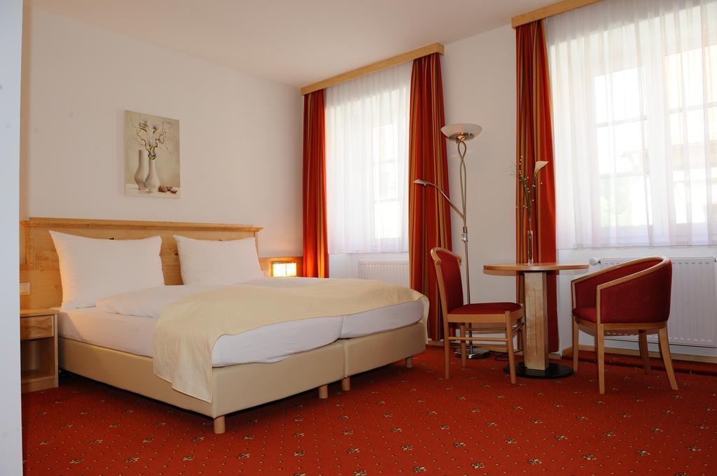 Schwanberg Hotel-Gasthof-Fleischerei - Zur Alten Post חדר תמונה