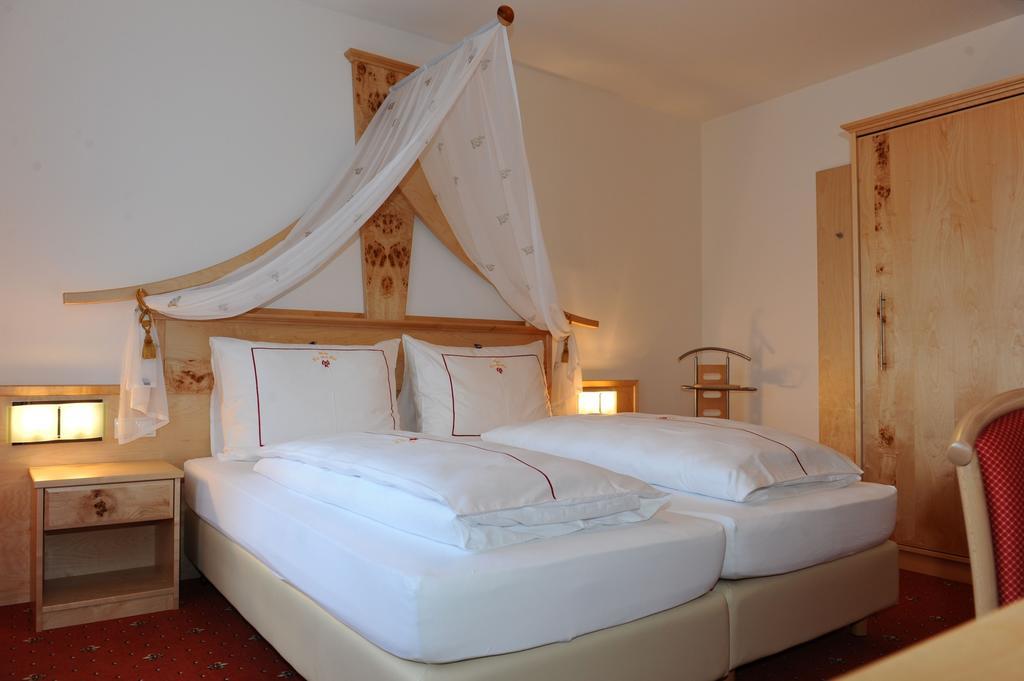 Schwanberg Hotel-Gasthof-Fleischerei - Zur Alten Post מראה חיצוני תמונה