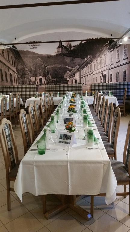 Schwanberg Hotel-Gasthof-Fleischerei - Zur Alten Post מראה חיצוני תמונה