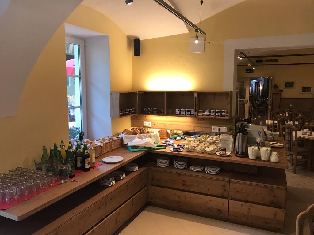 Schwanberg Hotel-Gasthof-Fleischerei - Zur Alten Post מראה חיצוני תמונה